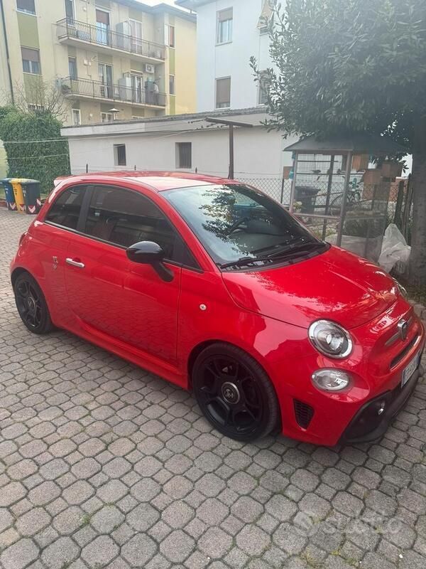Usata Abarth 595 Pista 180 CV (132 kW) 2018 Rosso Utilitaria