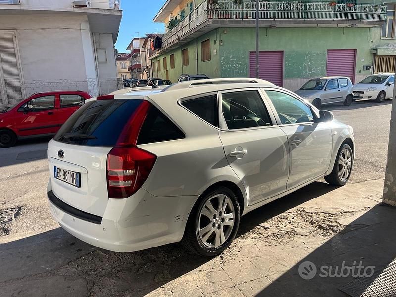 Usata Kia Ceed 125 CV (91 kW) 2011 Bianco Utilitaria
