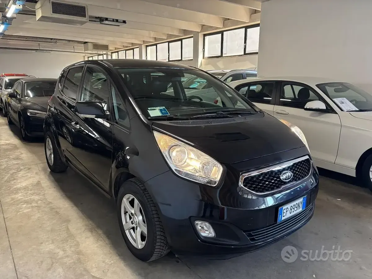 Usata Kia Venga 128 CV (94 kW) 2012 Nero Utilitaria