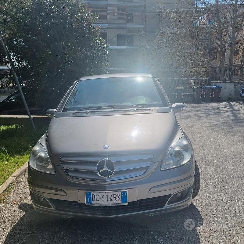 Usata Mercedes B180 2007 Grigio Monovolume