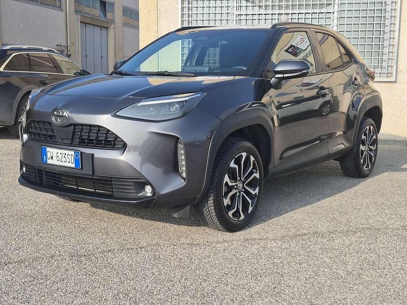 Usata Toyota Yaris Cross Trend 92 CV (67 kW) 2024 Grigio SUV