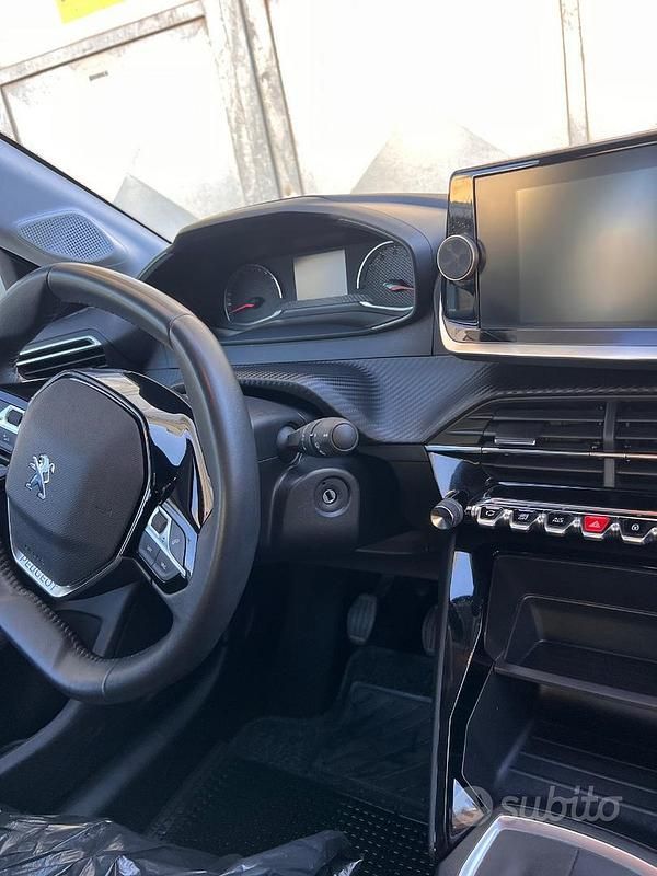 Usata Peugeot 208 100 CV (73 kW) 2021 Bianco Utilitaria