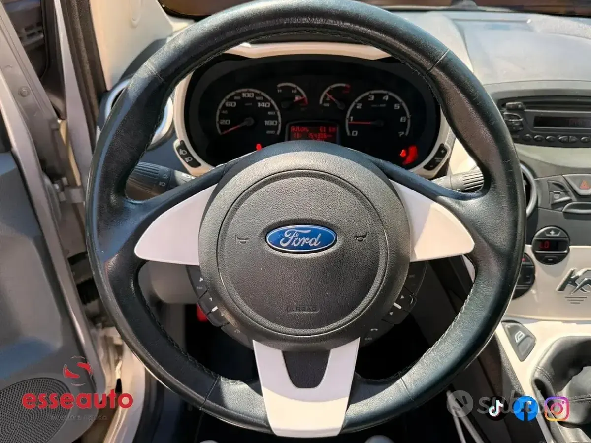 Usata Ford Ka Titanium 69 CV (50 kW) 2010 Bianco Utilitaria