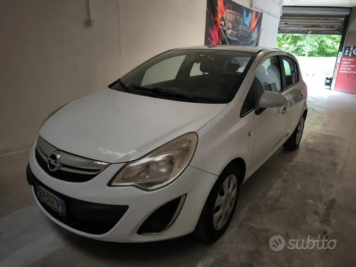 Usata Opel Corsa Edition 86 CV (63 kW) 2012 Other Utilitaria