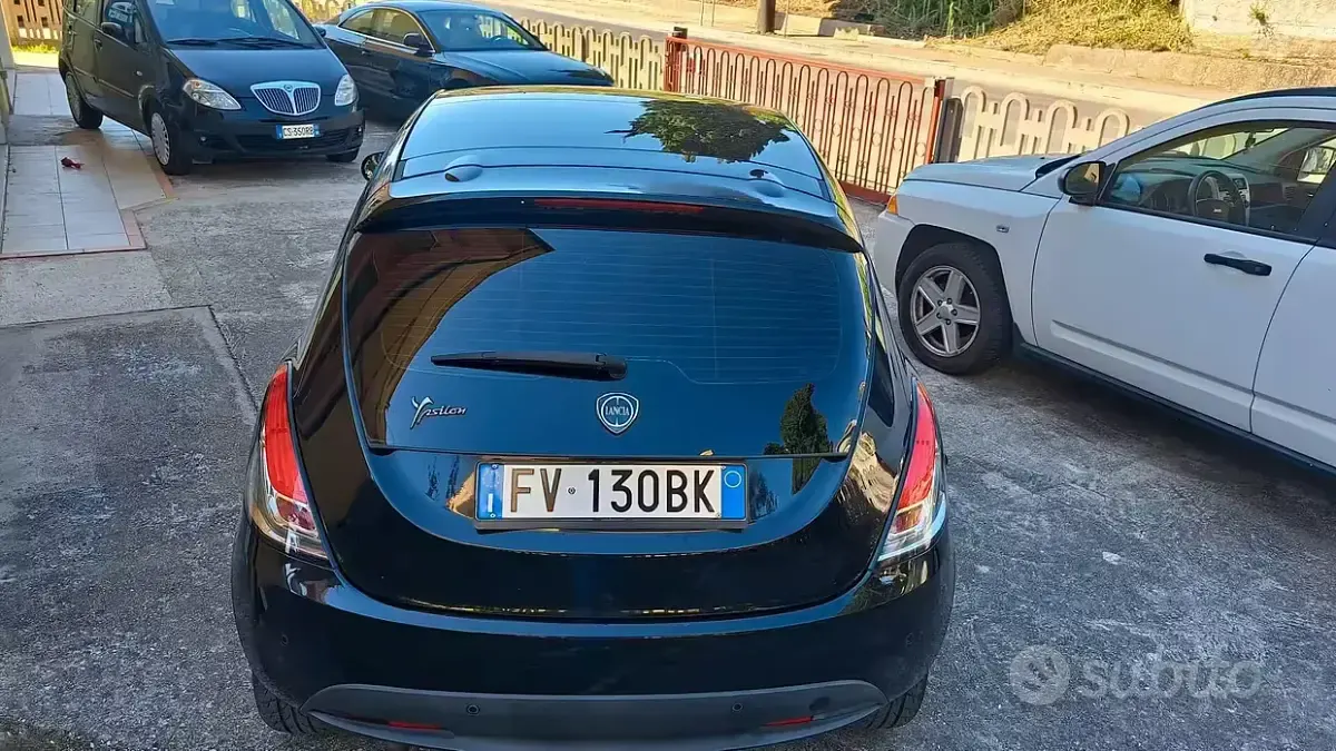 Usata Lancia Ypsilon S 95 CV (69 kW) 2012 Nero Utilitaria