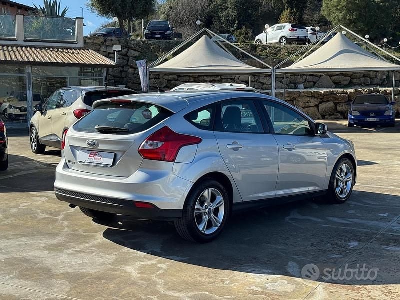 Usata Ford Focus Titanium 116 CV (85 kW) 2011 Grigio Station wagon