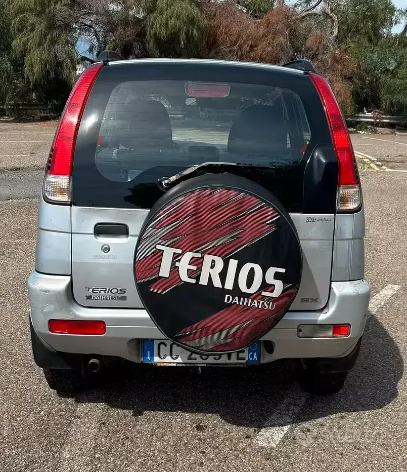 Usata Daihatsu Terios 86 CV (63 kW) 2003 SUV