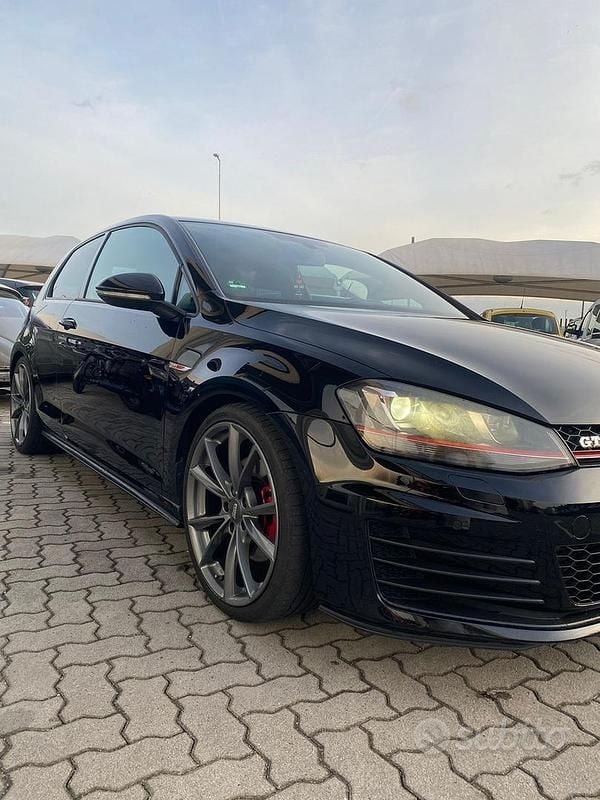 Usata VW Golf VII GTI 220 CV (161 kW) 2014 Nero Berlina