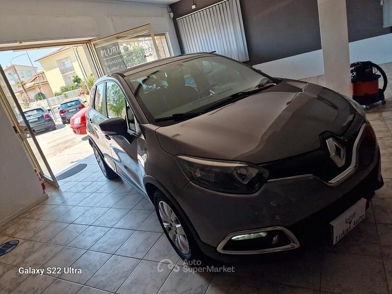 Occasion Renault Captur Iconic 90 ch (66 kW) 2015 Gris SUV
