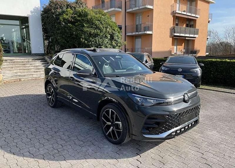 Nuova VW Tiguan R-line Plus 150 CV (110 kW) 2026 Grigio SUV