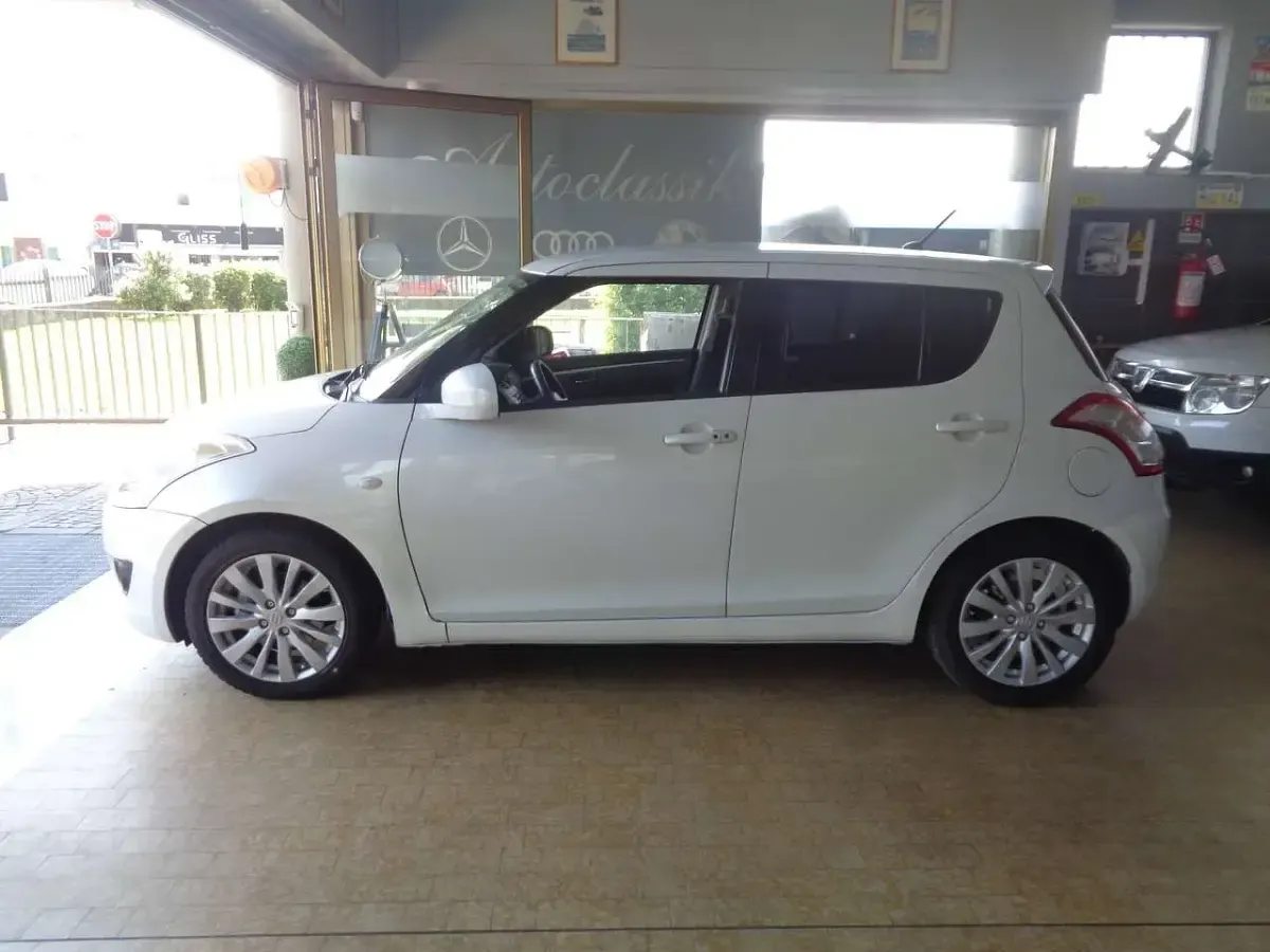Usata Suzuki Swift GL 94 CV (69 kW) 2011 Perlato Utilitaria