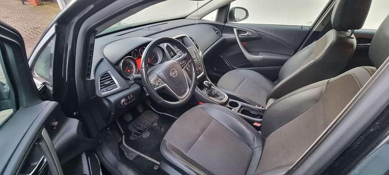 Usata Opel Astra 110 CV (80 kW) 2011 Berlina