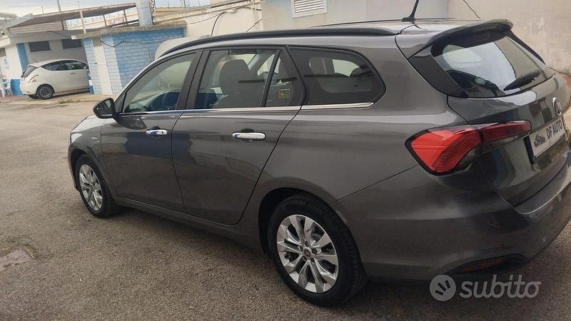 Usata Fiat Tipo Lounge 119 CV (87 kW) 2017 Grigio Station wagon