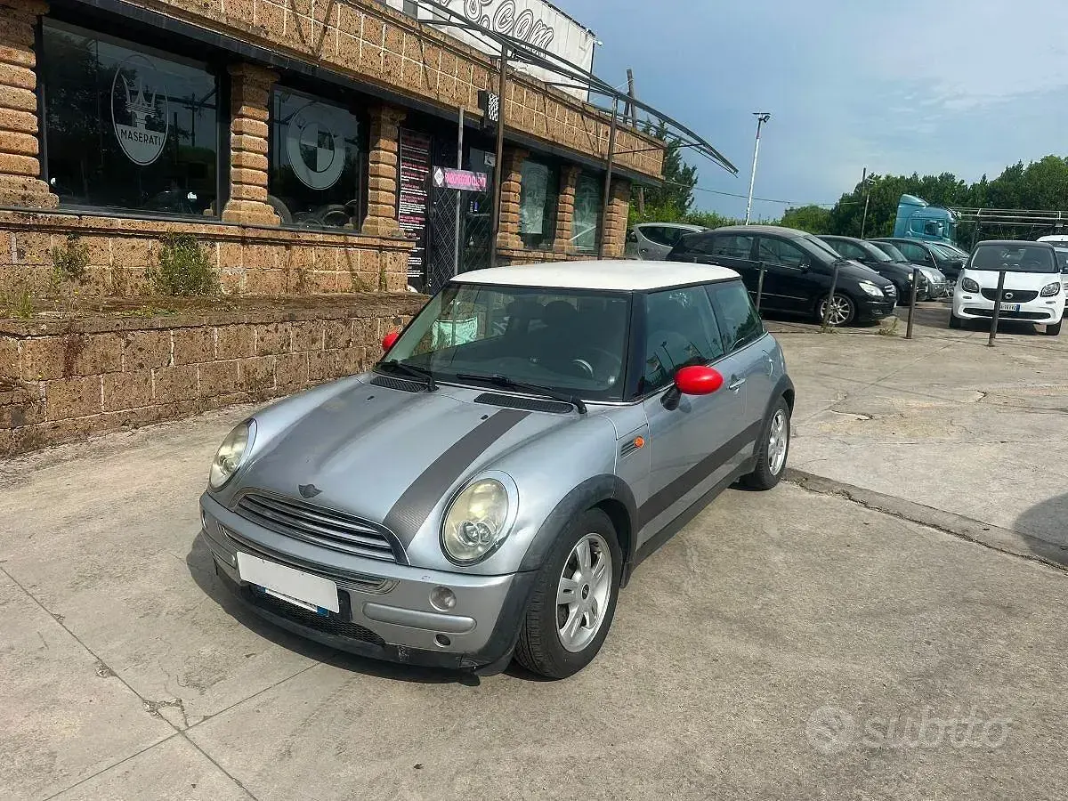 Usata Mini Cooper 116 CV (85 kW) 2005 Grigio Utilitaria