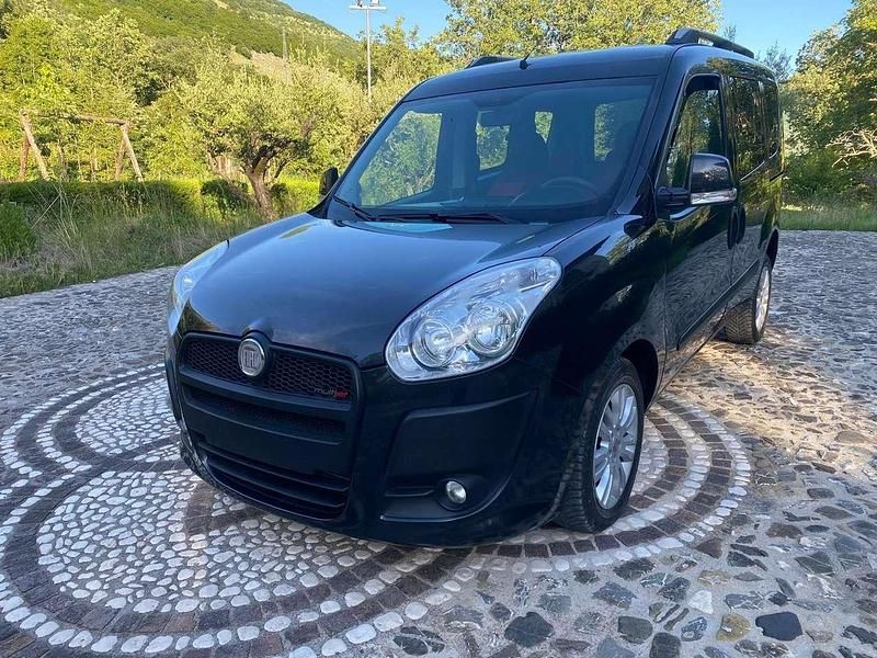 Usata Fiat Doblò 105 CV (77 kW) 2012 Nero Monovolume
