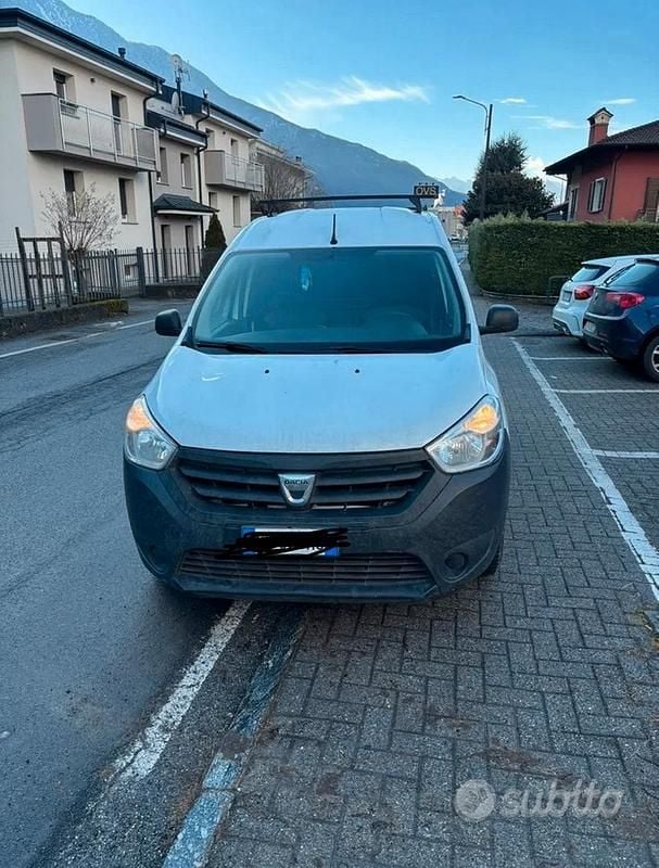 Usata Dacia Dokker 90 CV (66 kW) 2016 Monovolume