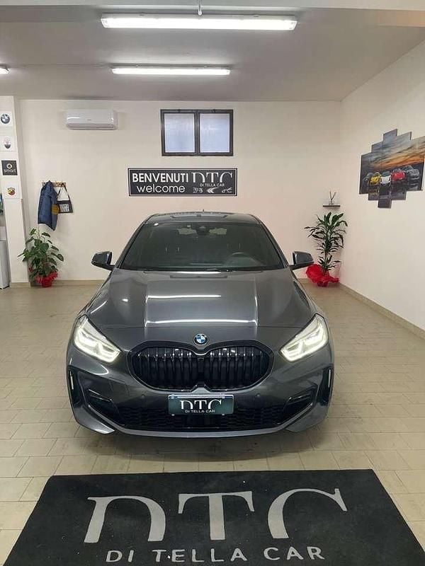 Grigio Usata 2019 BMW 120 M Sport Due volumi | 25.500 € (Buon prezzo) - Immagine 1/4