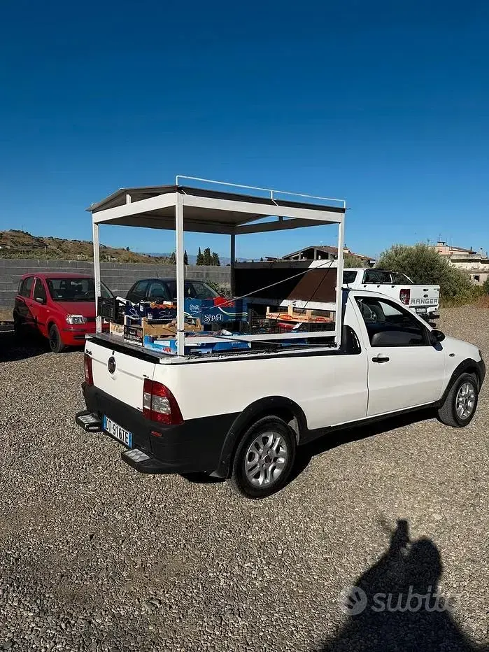 Usata Fiat Strada 84 CV (61 kW) 2009 Bianco Pick-up