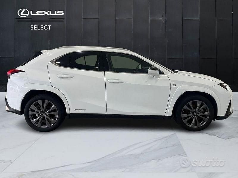 Usata Lexus UX 250h Sport Line 184 CV (135 kW) 2021 Bianco SUV