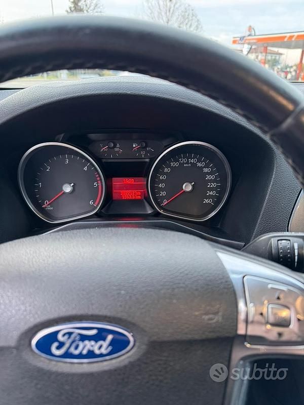 Usata Ford Mondeo 163 CV (119 kW) 2011 Grigio Station wagon