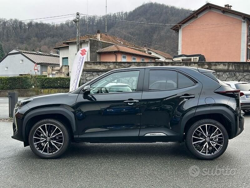 Usata Toyota Yaris Cross Lounge 116 CV (85 kW) 2022 Nero SUV
