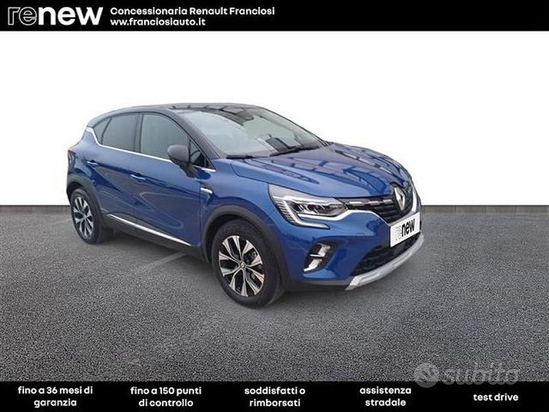 Usata Renault Captur Techno 101 CV (74 kW) 2023 Blu scuro SUV