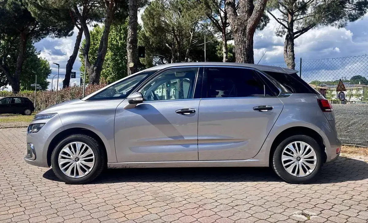 Begagnad Citroën C4 Picasso Shine 120 HK (88 kW) 2016 Grå Minibuss