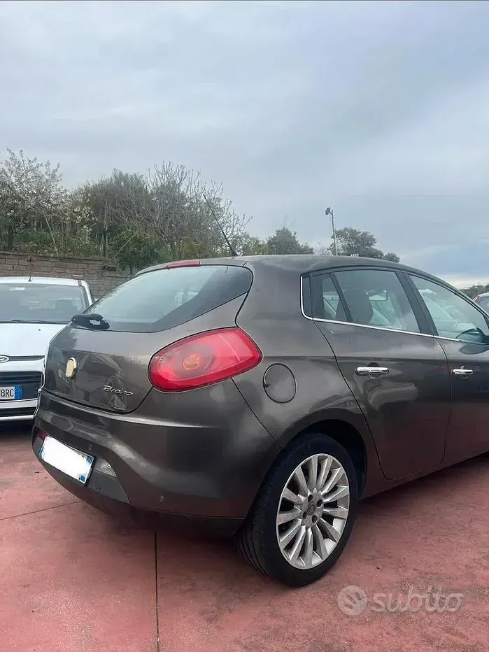 Usata Fiat Bravo Emotion 120 CV (88 kW) 2007 Marrone Utilitaria