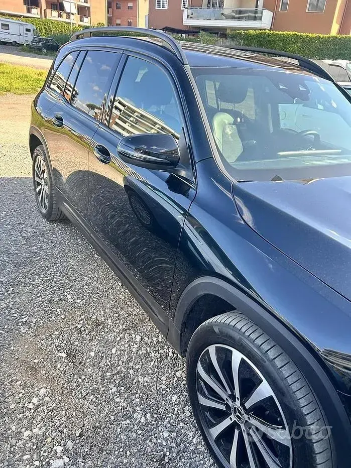 Usata Mercedes GLB180 136 CV (100 kW) 2023 Nero SUV