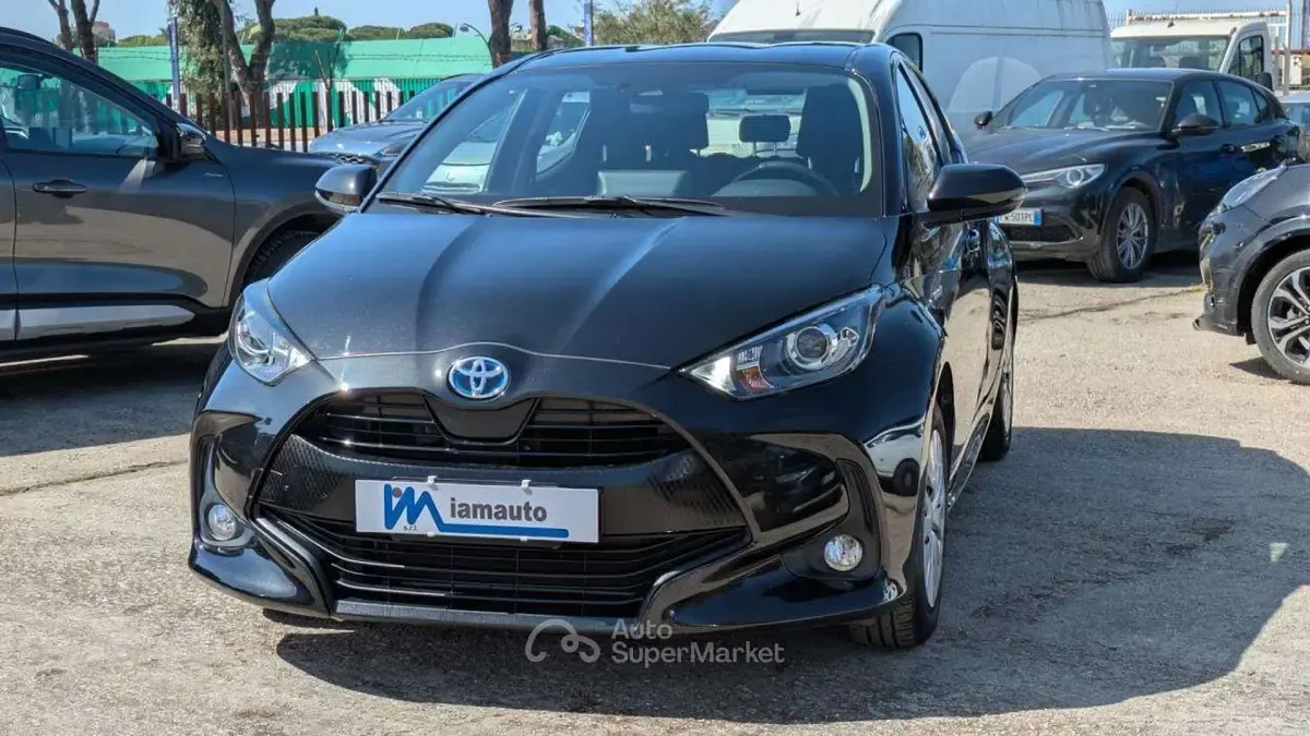 Occasion Toyota Yaris Hybrid Business Edition 92 PK (67 kW) 2021 Zwart Sedan