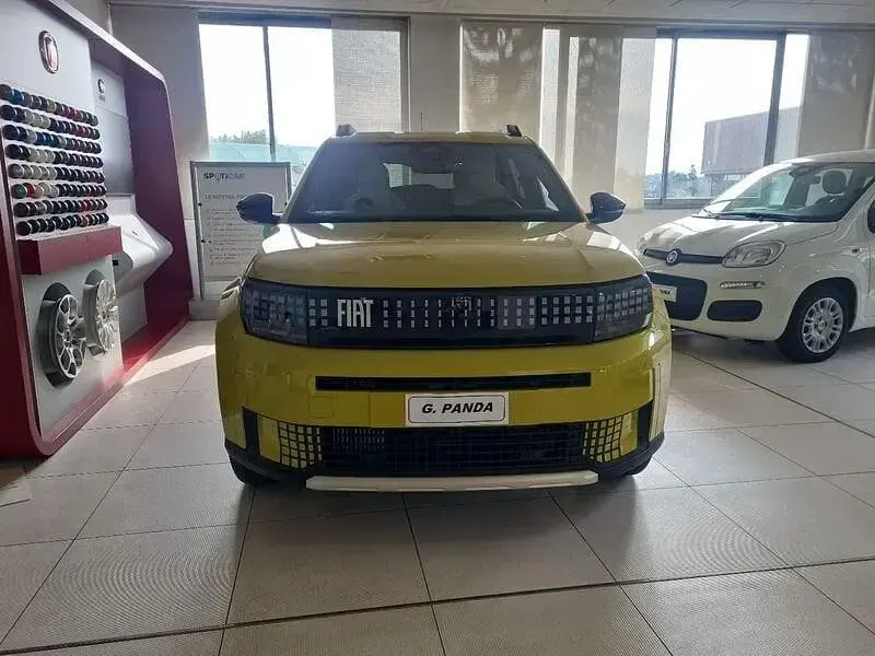 Nuova Fiat Grande Panda La Prima 110 CV (80 kW) 2026 Giallo Utilitaria