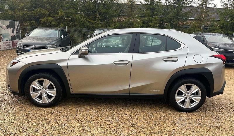 Usata Lexus UX Business Edition 152 CV (111 kW) 2021 Grigio SUV