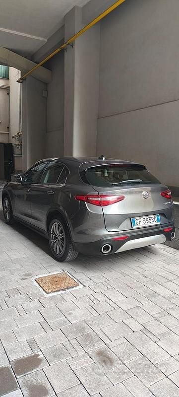 Usata Alfa Romeo Stelvio 160 CV (117 kW) 2021 Grigio SUV
