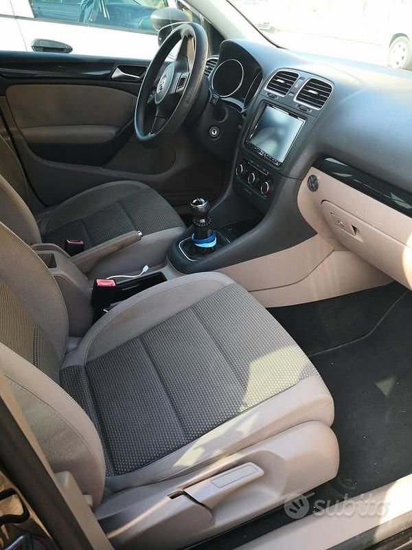 Usata VW Golf VI 105 CV (77 kW) 2012 Nero Utilitaria