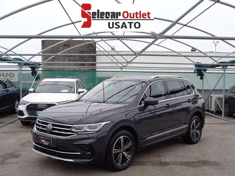 Usata VW Tiguan Elegance 150 CV (110 kW) 2023 Grigio SUV