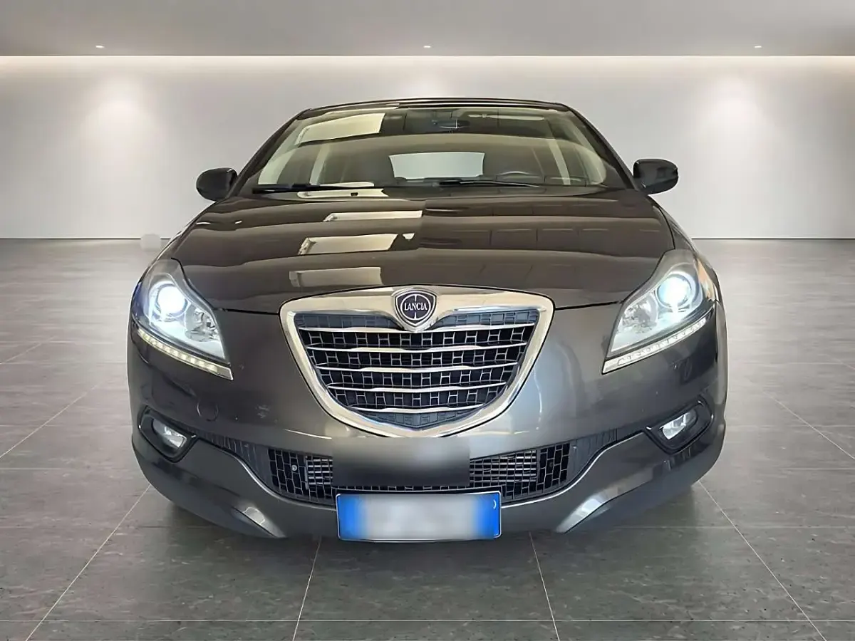 Usata Lancia Delta Gold 120 CV (88 kW) 2013 Grigio Utilitaria