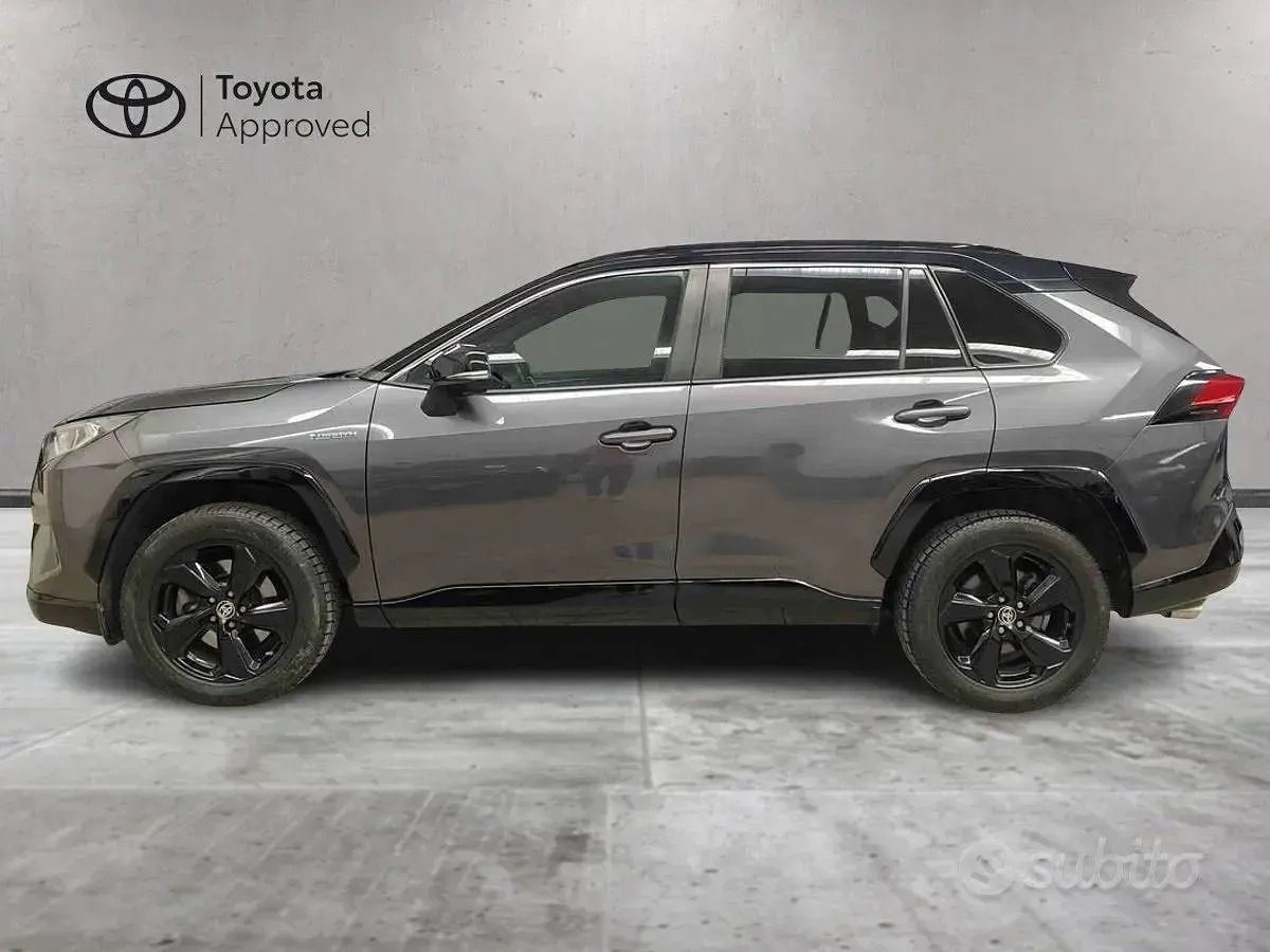 Usata Toyota RAV4 Hybrid Style 218 CV (160 kW) 2022 Grigio SUV