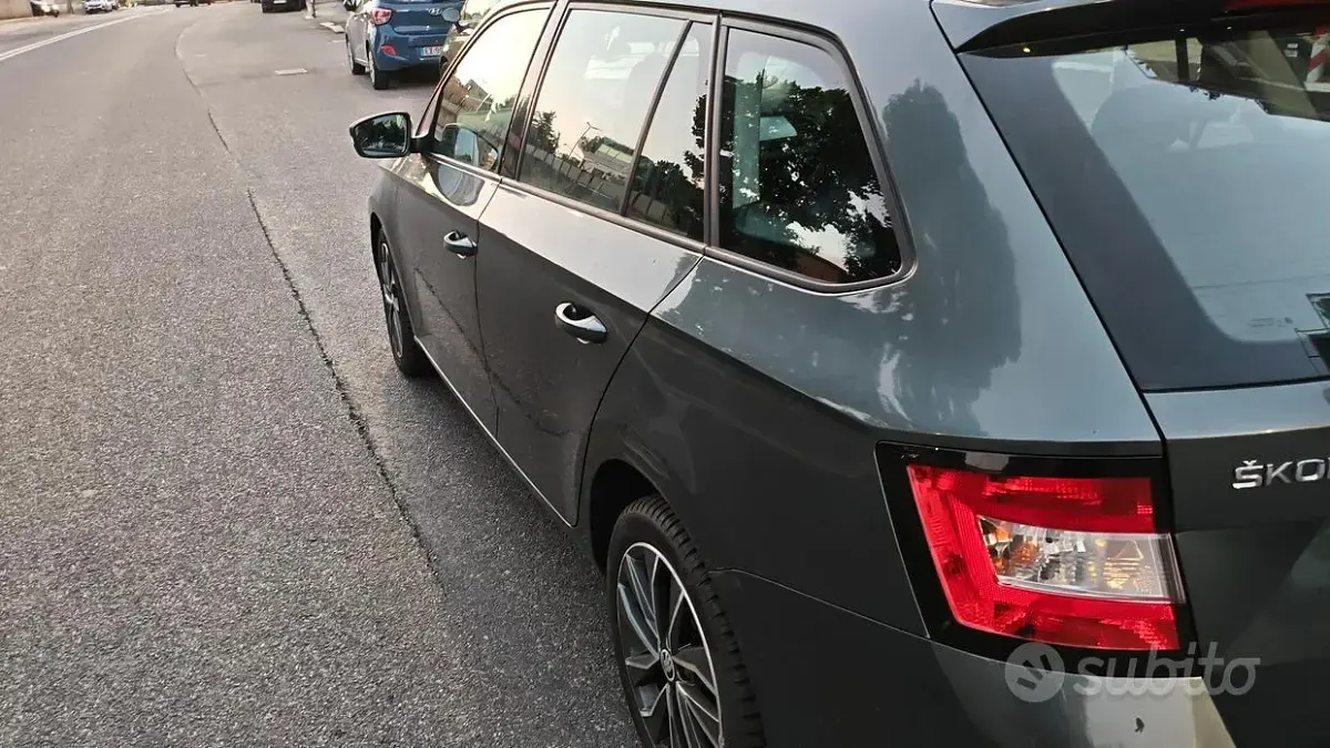 Usata Skoda Fabia 95 CV (69 kW) 2018 Grigio Station wagon