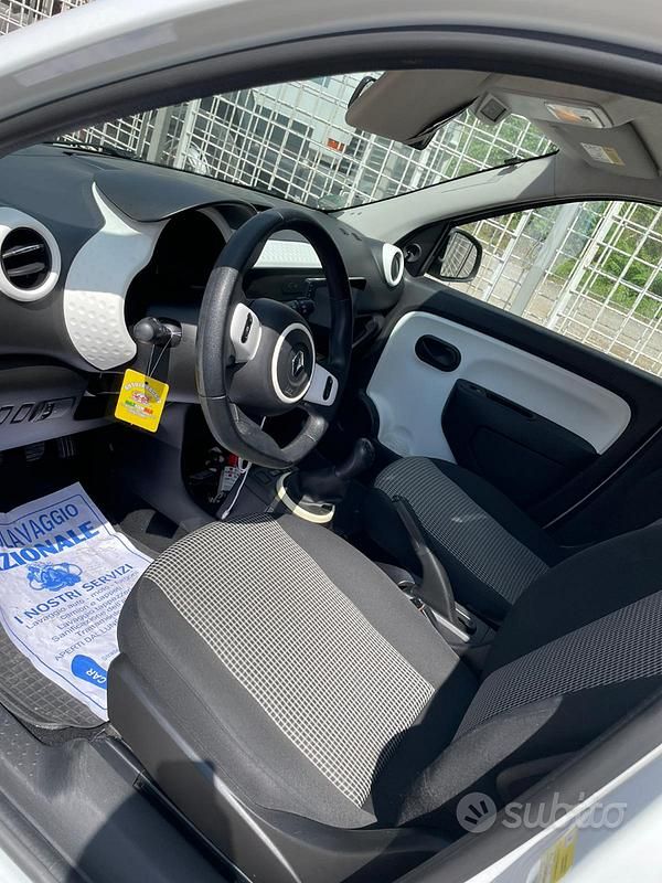 Gebraucht Renault Twingo 69 PS (50 kW) 2016 Weiß Kleinwagen