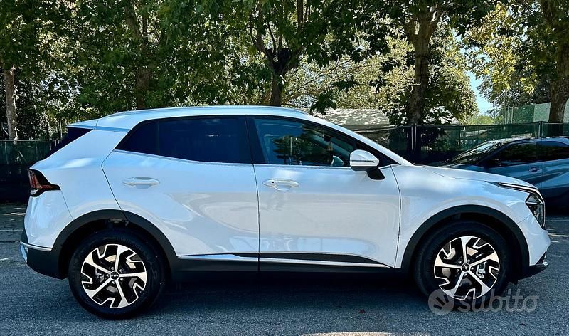 Usata Kia Sportage Style 180 CV (132 kW) 2025 Bianco SUV