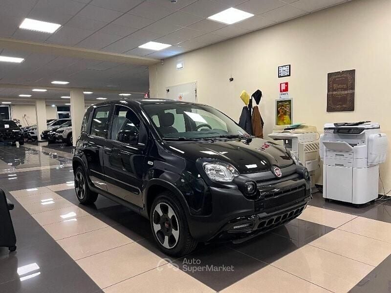 Usata Fiat Panda Cross Cross 69 CV (50 kW) 2023 Nero Utilitaria