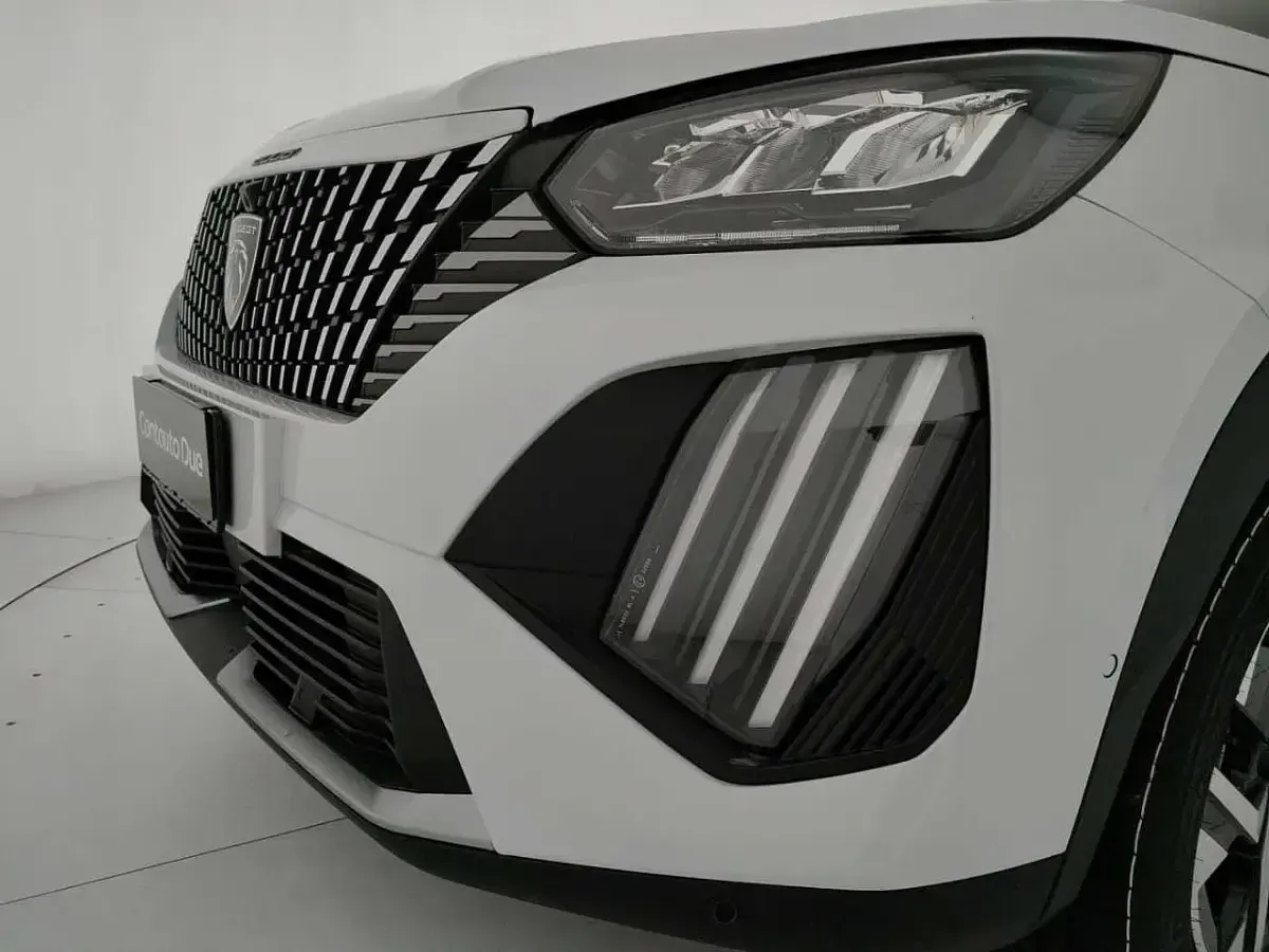 Nuova Peugeot 2008 Allure 100 CV (73 kW) 2026 Bianco SUV