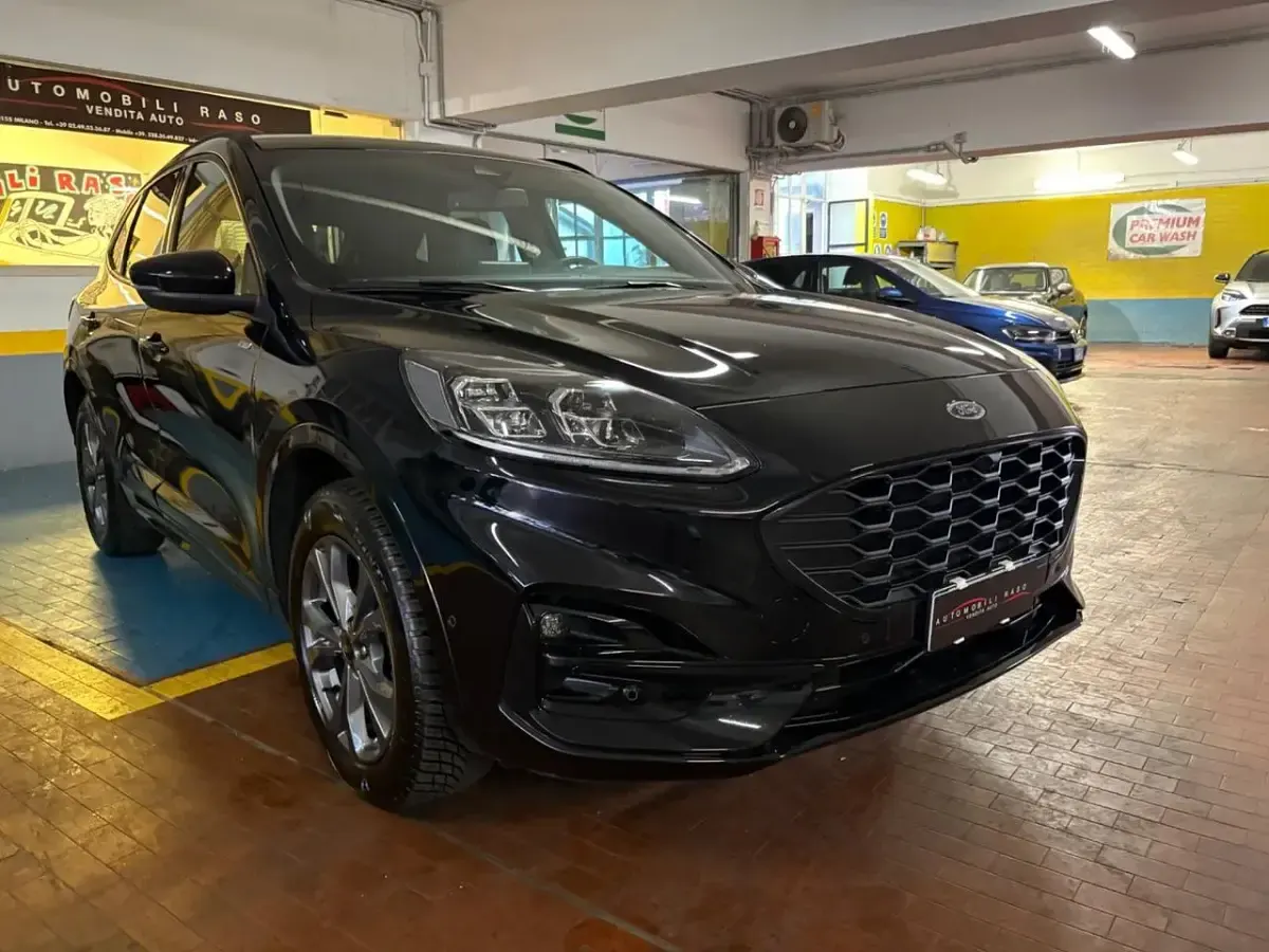 Usata Ford Kuga ST-Line 152 CV (111 kW) 2024 Nero SUV