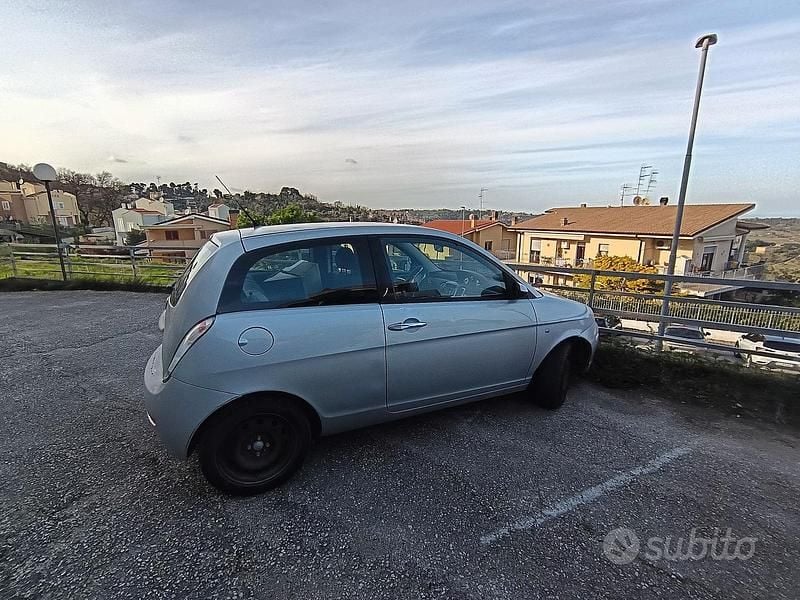 Usata Lancia Ypsilon 80 CV (58 kW) 2009 Grigio Utilitaria