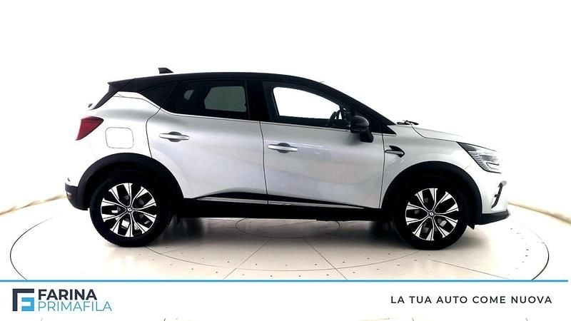 Usata Renault Captur Techno 91 CV (66 kW) 2024 Grigio chiaro tetto nero SUV