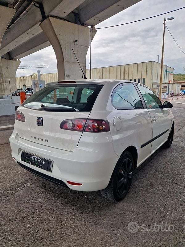 Usata Seat Ibiza 60 CV (44 kW) 2007 Bianco Utilitaria