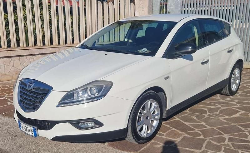 Usata Lancia Delta Gold 105 CV (77 kW) 2012 Bianco Utilitaria