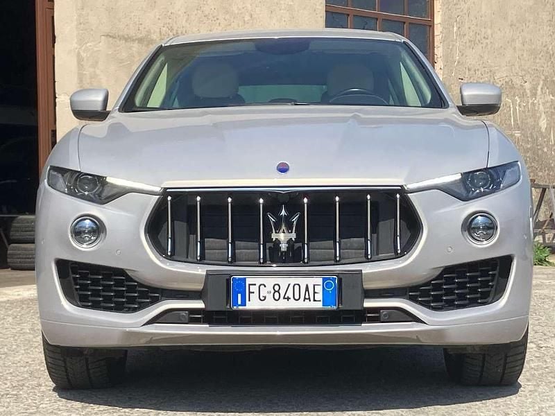 Usata Maserati Levante 275 CV (202 kW) 2016 Grigio SUV