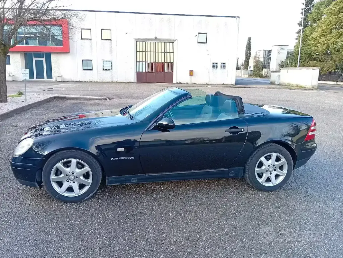 Usata Mercedes SLK200 192 CV (141 kW) 1998 Nero Cabrio