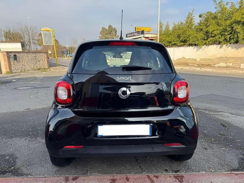 Usata Smart ForFour 71 CV (52 kW) 2018 Nero Utilitaria